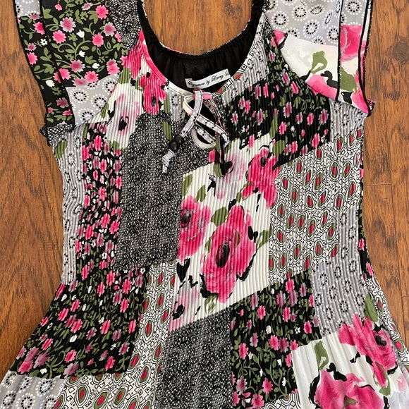 Top - Picture 3 of 6